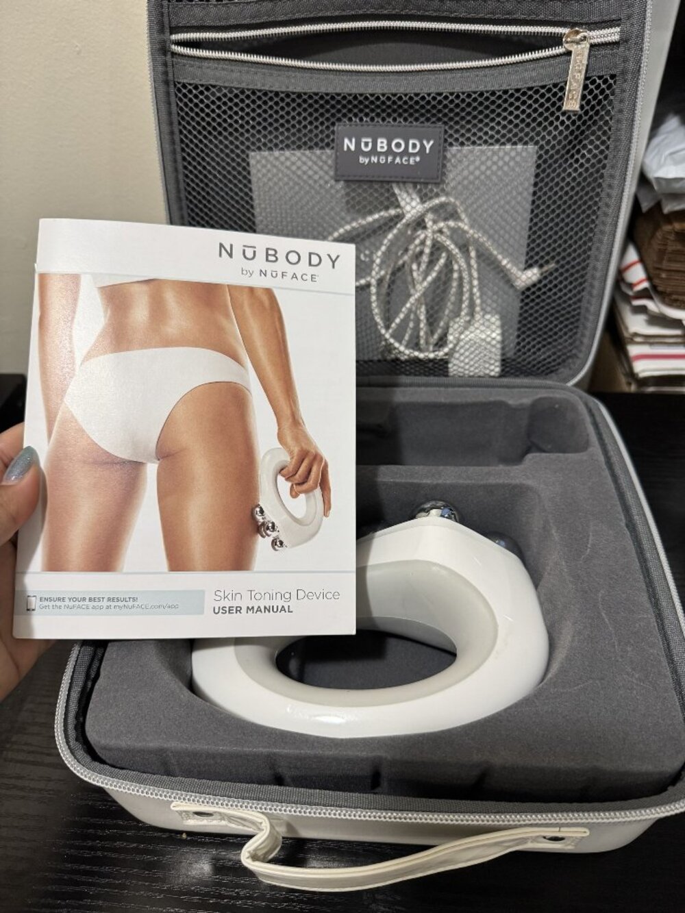 NuFACE NuBody Skin Toning Device Microcurrent Body Tool w Case Tested